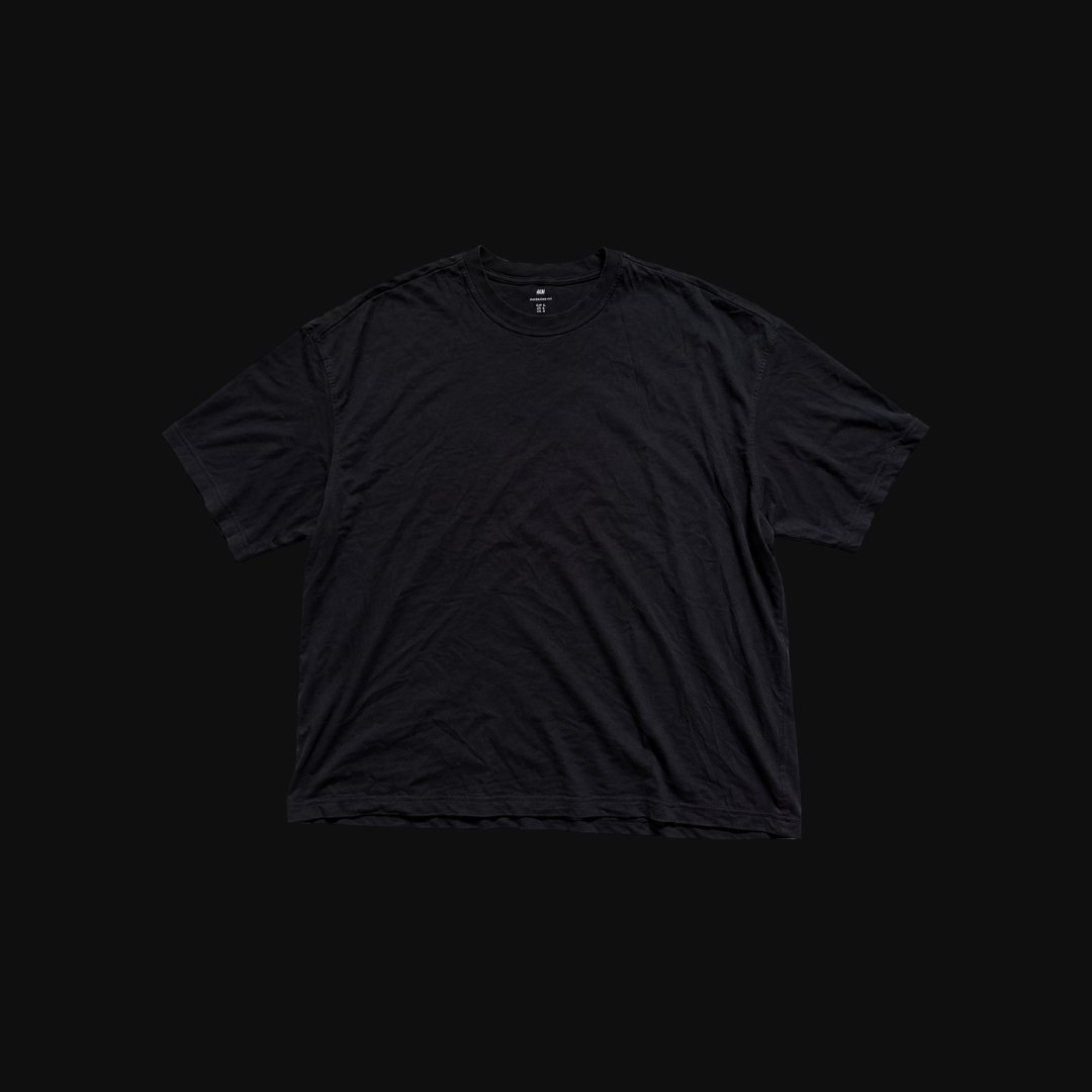 BLACK T-SHIRT